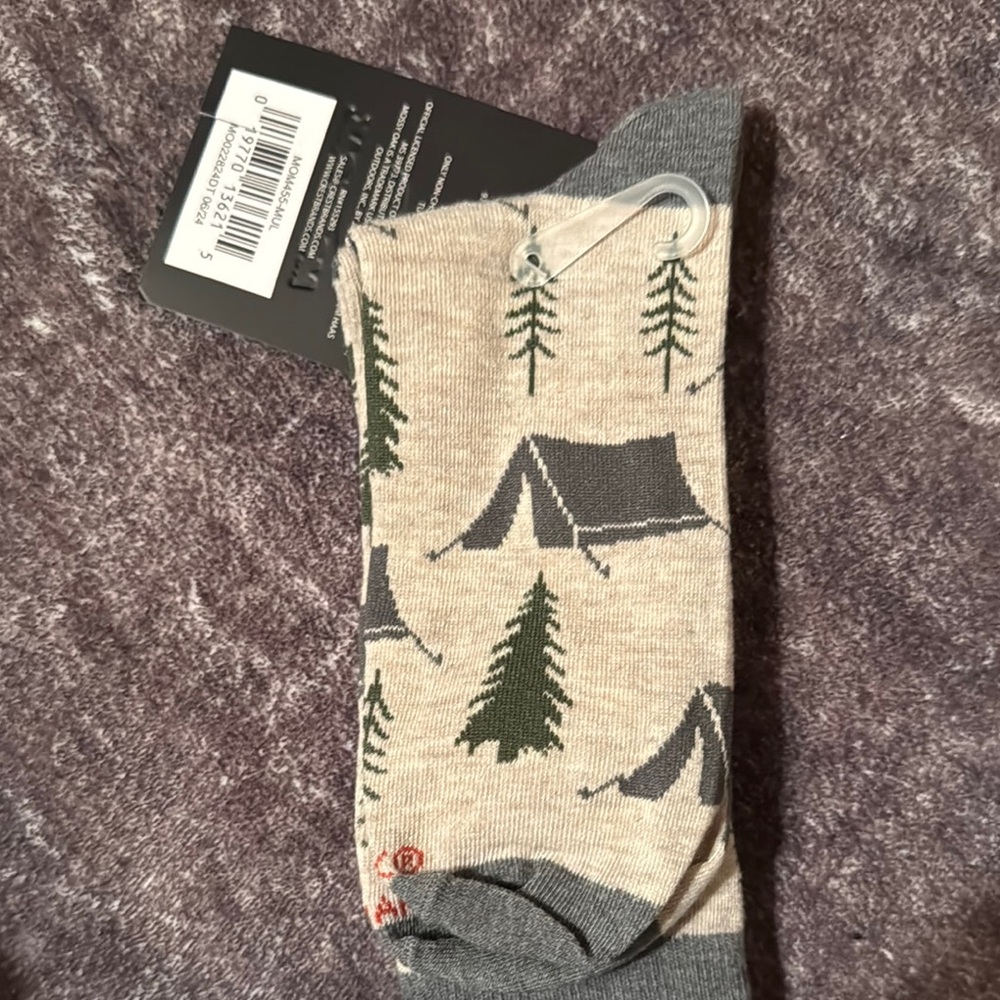 NWT Mossy Oak camping themed crew socks men’s 10-13